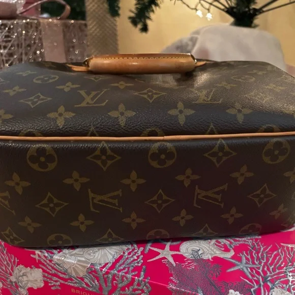 Louis Vuitton Trouville Monogram handbag - Picture 12 of 16